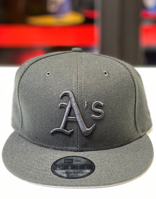 OAKLAND A'S BLACK SNAPBACK